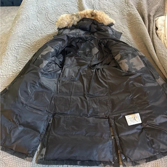 Canada Goose Camouflage Puffer Jacket with Fur Hood - Picture 4 of 8